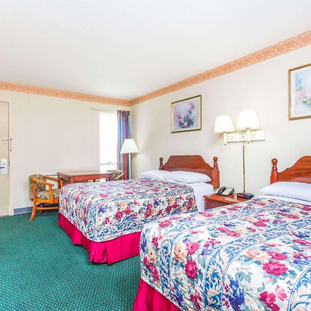 Days Inn By Wyndham Корнелия Экстерьер фото