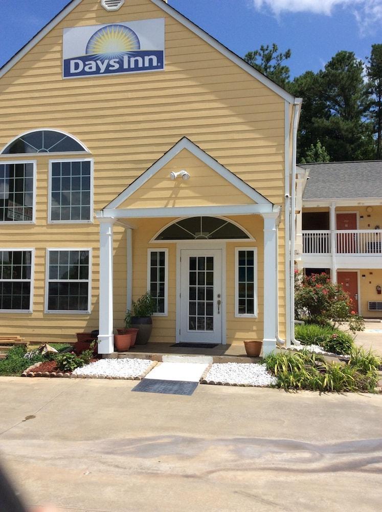 Days Inn By Wyndham Корнелия Экстерьер фото